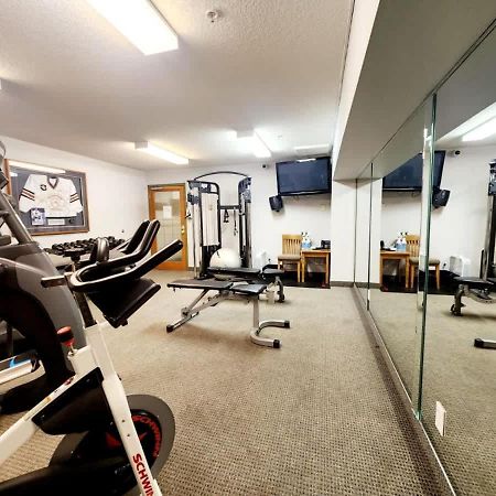 W118 New! Central Canmore- Light Industrial Hotel Room Exterior foto